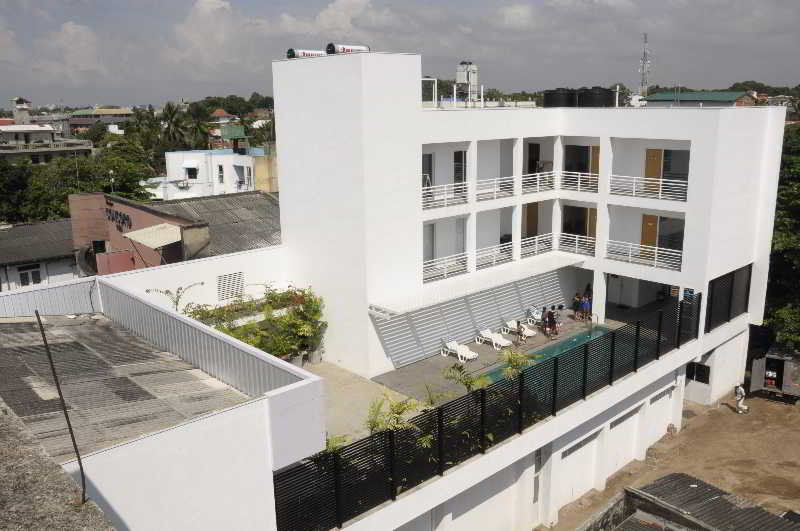 Hotel Concord Grand à Dehiwala-Mont Lavinia Extérieur photo